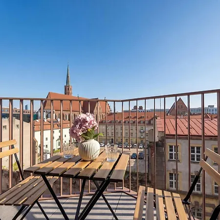 Luxury With Parking And Air Conditioning Near The Market Square By Renters Prestige *