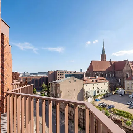 Luxury With Parking And Air Conditioning Near The Market Square By Renters Prestige 아파트