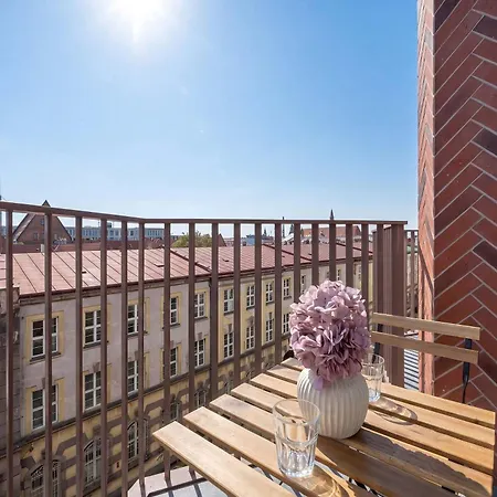 아파트 Luxury With Parking And Air Conditioning Near The Market Square By Renters Prestige *